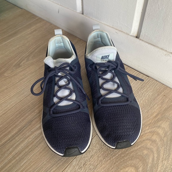 Nike Two-tone Women’s Duel Racer - Picture 2 of 7